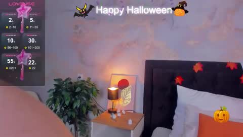 Snapshot of helendanvers chatting on 10/31/25, 03:07 helendanvers online show from 10/31/25, 03:07