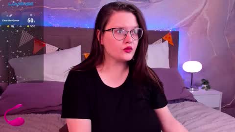 Snapshot of helendanvers chatting on 11/09/25, 12:47 helendanvers online show from 11/09/25, 12:47