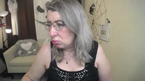 helenenigma online show from 11/03/25, 07:26