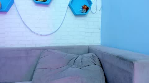    online show from 02/12/25, 06:09