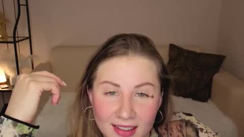 Helen online show from 11/22/25, 01:59