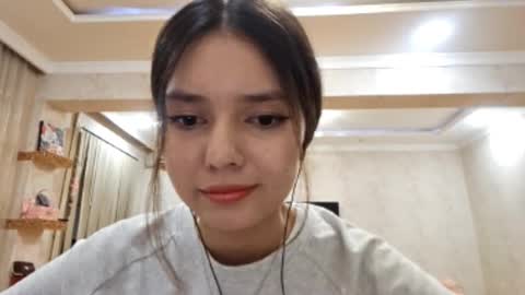 Snapshot of helgakraszewski chatting on 09/12/25, 01:33 Alice online show from 09/12/25, 01:33