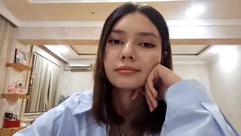 Snapshot of helgakraszewski chatting on 09/20/25, 07:15 Alice online show from 09/20/25, 07:15