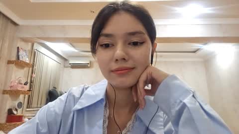 Snapshot of helgakraszewski chatting on 10/05/25, 06:50 Alice online show from 10/05/25, 06:50