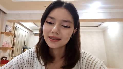 Snapshot of helgakraszewski chatting on 10/17/25, 07:38 Alice online show from 10/17/25, 07:38