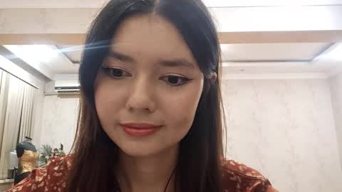 Snapshot of helgakraszewski chatting on 10/22/25, 06:07 Alice online show from 10/22/25, 06:07