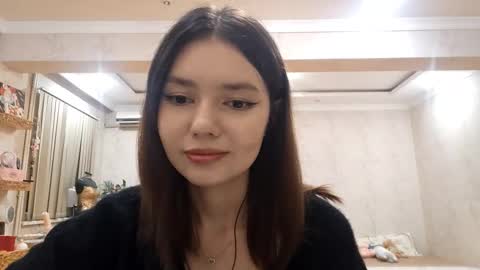 Snapshot of helgakraszewski chatting on 10/23/25, 04:39 Alice online show from 10/23/25, 04:39