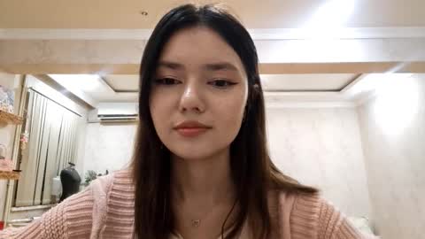 Snapshot of helgakraszewski chatting on 11/28/25, 03:14 Alice online show from 11/28/25, 03:14