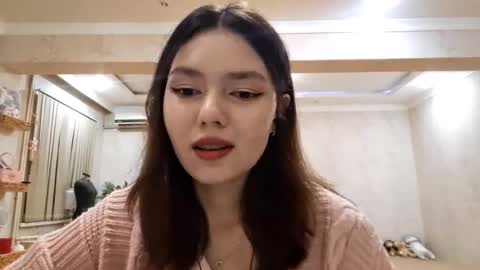 Snapshot of helgakraszewski chatting on 12/03/25, 04:38 Alice online show from 12/03/25, 04:38