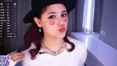 Snapshot of helgamartin chatting on 02/23/26, 08:28 Aurora online show from 02/23/26, 08:28