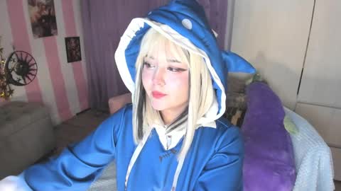 Laura online show from 09/13/25, 02:44