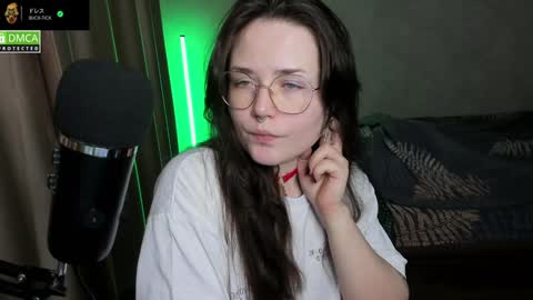 Red online show from 12/08/24, 06:39