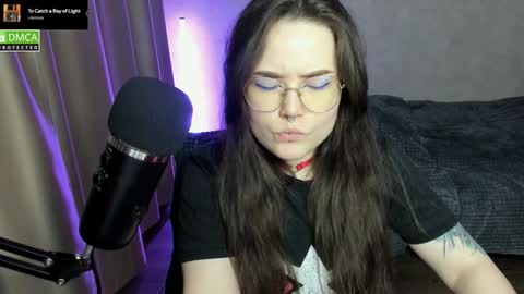 Red online show from 12/23/24, 11:49