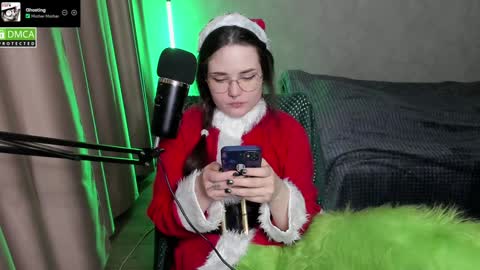 Red online show from 12/24/24, 09:00