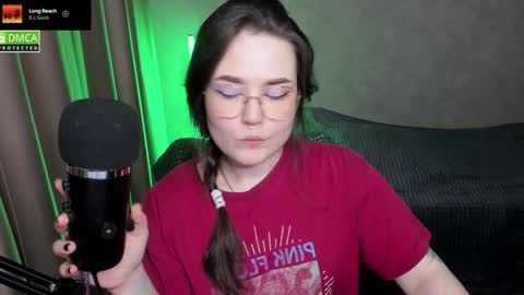 Red online show from 01/28/25, 06:07