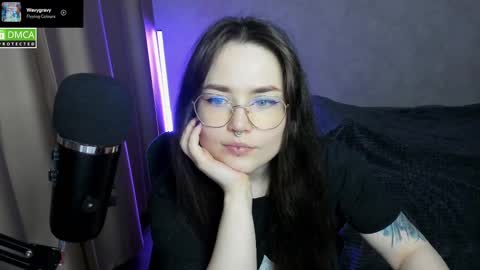 Red online show from 02/12/25, 05:58