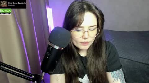 Red online show from 02/13/25, 09:06