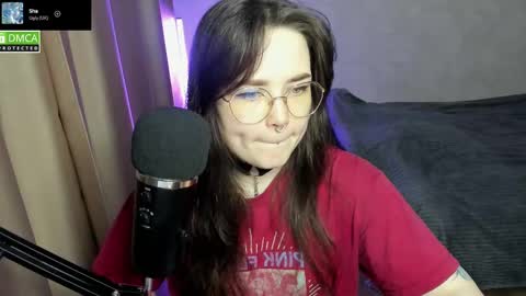 Red online show from 02/17/25, 09:19