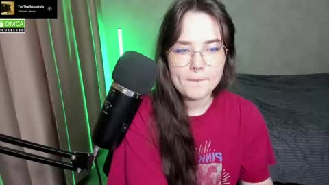 Red online show from 03/03/25, 06:55