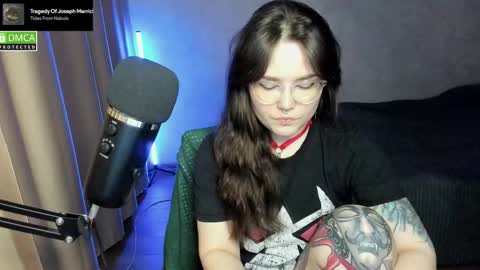 Red online show from 09/17/25, 06:31