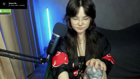 Red online show from 10/02/25, 06:37