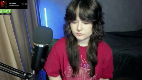 Red online show from 11/08/25, 06:51