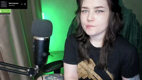 Red online show from 03/31/26, 08:53