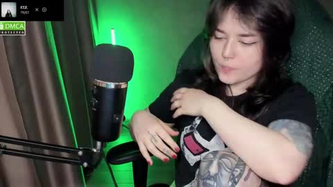 Red online show from 04/30/26, 06:25