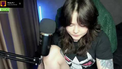 Red online show from 05/30/26, 06:49