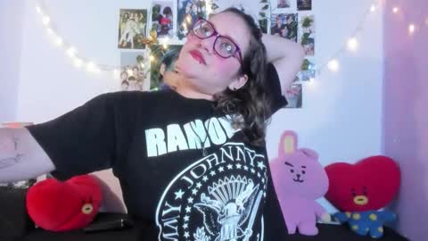 Snapshot of hellen21rose chatting on 11/08/25, 06:13 hellen online show from 11/08/25, 06:13