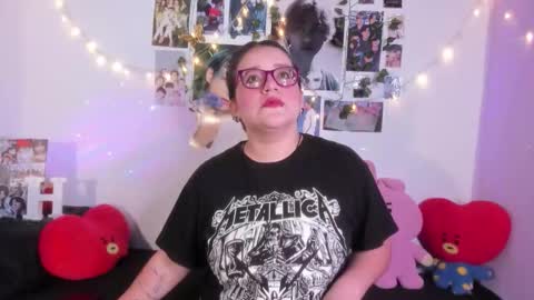 Snapshot of hellen21rose chatting on 11/14/25, 04:55 hellen online show from 11/14/25, 04:55