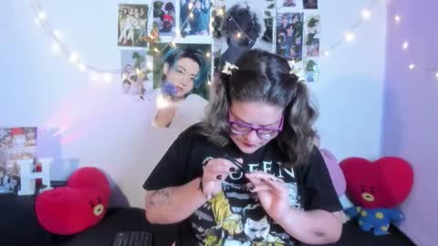 Snapshot of hellen21rose chatting on 11/25/25, 03:39 hellen online show from 11/25/25, 03:39