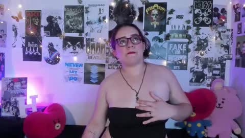 Snapshot of hellen21rose chatting on 02/05/26, 04:50 hellen online show from 02/05/26, 04:50