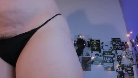 Snapshot of hellen21rose chatting on 02/24/26, 04:43 hellen online show from 02/24/26, 04:43