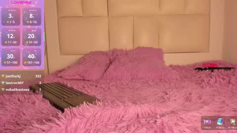 hellen__smith_ online show from 02/09/26, 04:22