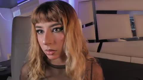 Snapshot of hellen__smith_ chatting on 07/20/26, 08:33 hellen__smith_ online show from 07/20/26, 08:33
