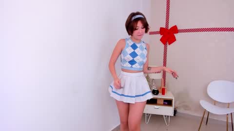 Snapshot of hellen_coy chatting on 12/24/24, 09:28 Julieta online show from 12/24/24, 09:28