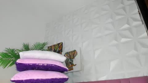 Snapshot of hellen_sky_ chatting on 06/11/26, 07:34 hellen online show from 06/11/26, 07:34