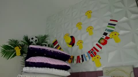 Snapshot of hellen_sky_ chatting on 07/20/26, 02:41 hellen online show from 07/20/26, 02:41