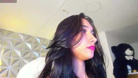 Snapshot of hellen_tease chatting on 04/29/26, 05:30 Hellen online show from 04/29/26, 05:30