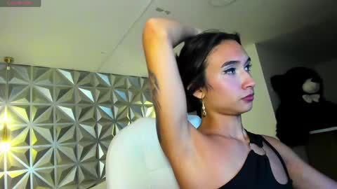 Snapshot of hellen_tease chatting on 05/04/26, 07:32 Hellen online show from 05/04/26, 07:32