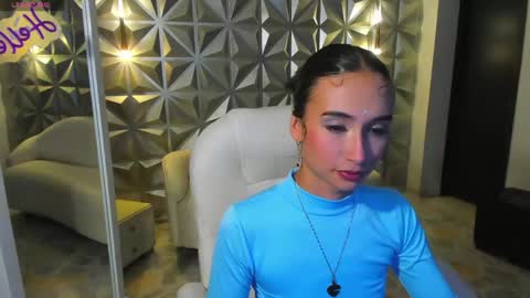 Snapshot of hellen_tease chatting on 05/18/26, 01:06 Hellen online show from 05/18/26, 01:06