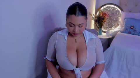 hellenamazing online show from 12/17/25, 03:01