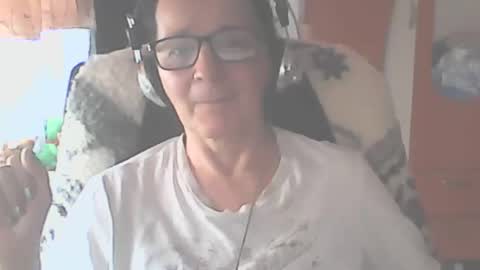 Snapshot of hellenmarie chatting on 02/01/26, 11:20 hellenmarie online show from 02/01/26, 11:20