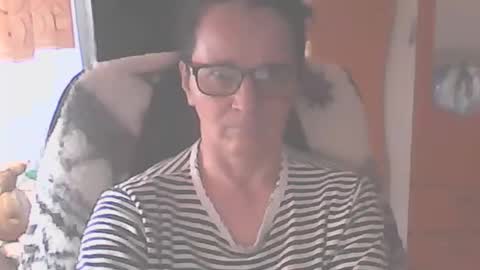 Snapshot of hellenmarie chatting on 02/16/26, 11:17 hellenmarie online show from 02/16/26, 11:17
