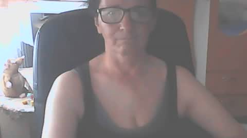 Snapshot of hellenmarie chatting on 06/22/26, 10:23 hellenmarie online show from 06/22/26, 10:23