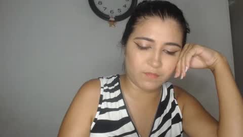Snapshot of hellennmoon chatting on 12/26/24, 08:00 Hellen online show from 12/26/24, 08:00