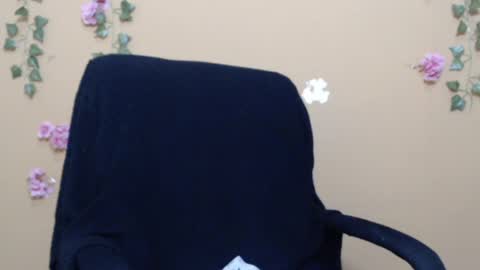 Snapshot of hellensextits chatting on 01/12/25, 10:34 hellen online show from 01/12/25, 10:34