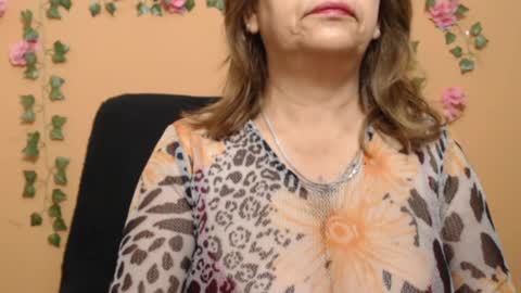 Snapshot of hellensextits chatting on 01/18/25, 10:39 hellen online show from 01/18/25, 10:39