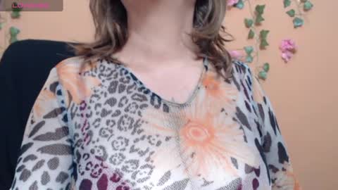 Snapshot of hellensextits chatting on 03/01/25, 07:30 hellen online show from 03/01/25, 07:30